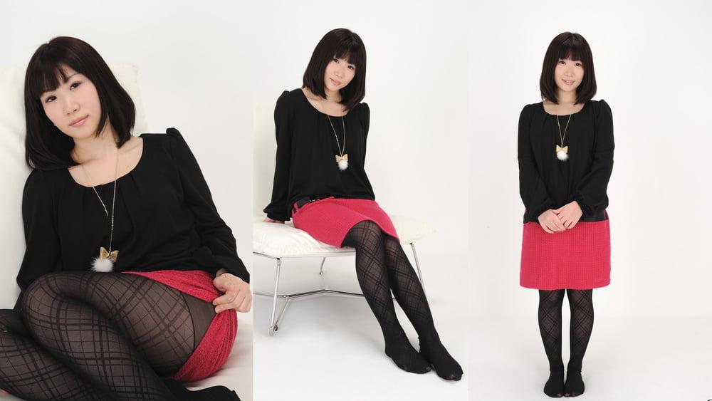 25P Assorted Lady Wallpapers 11Jul20