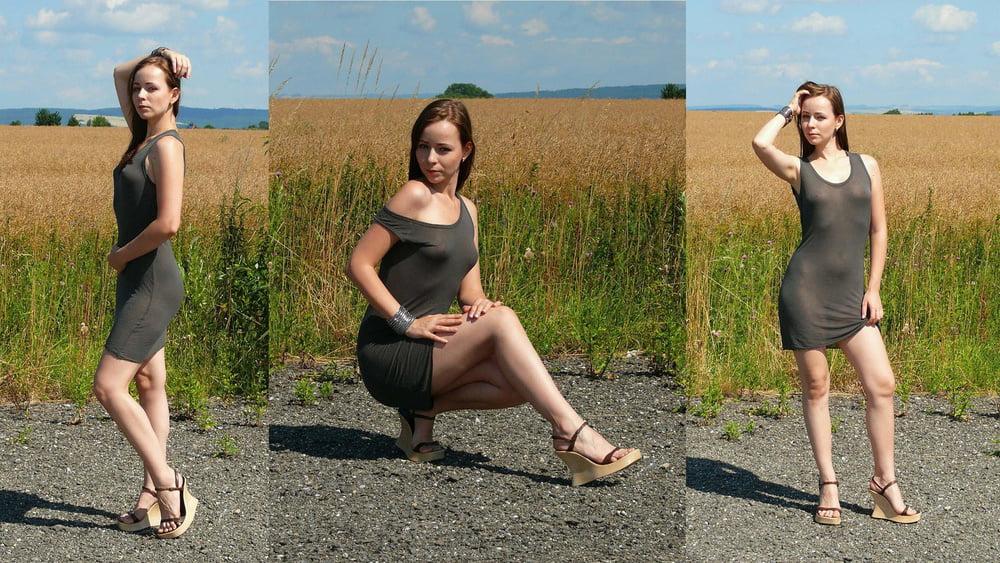 25P Assorted Lady Wallpapers 11Jul20
