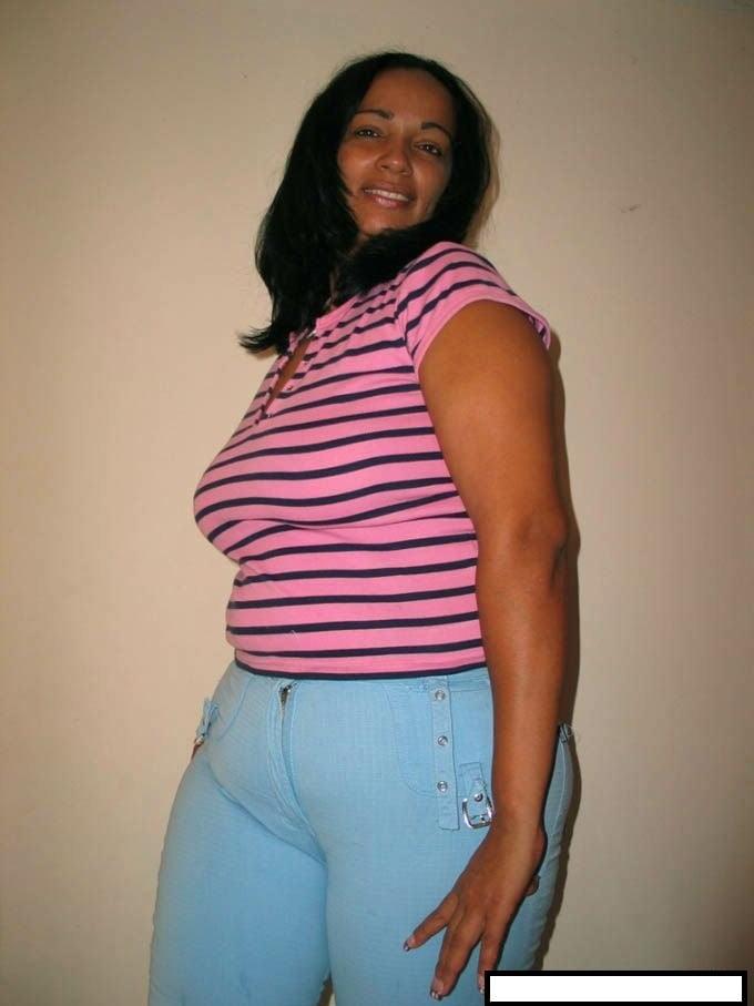 25P sexy latin mature