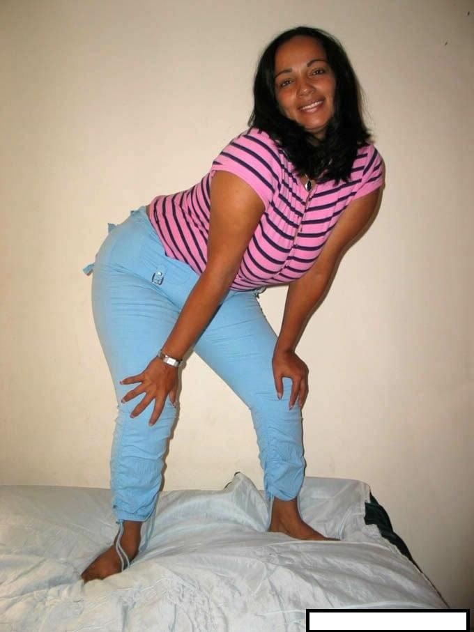 25P sexy latin mature
