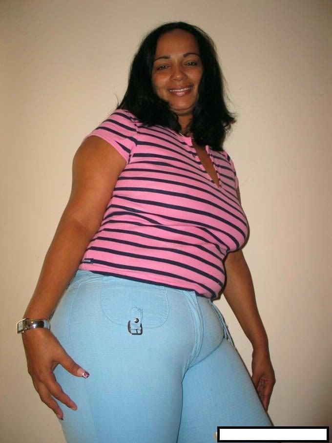 25P sexy latin mature