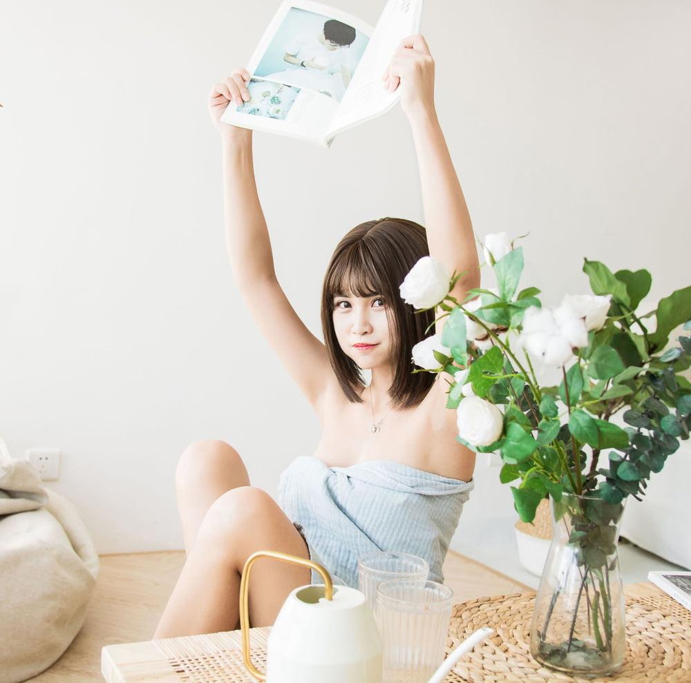 18P young Asian
