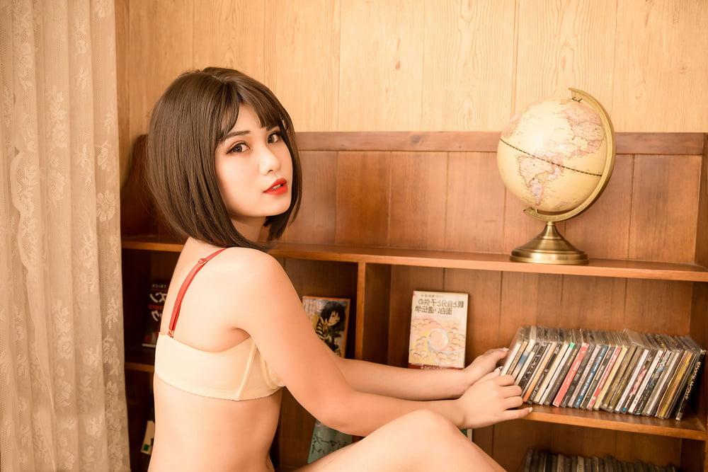 18P young Asian