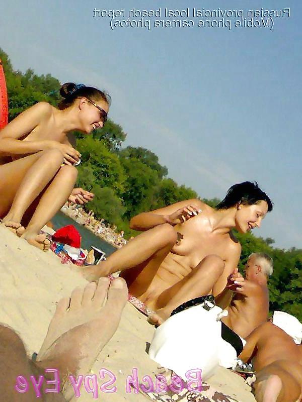 25P Nude beach pics
