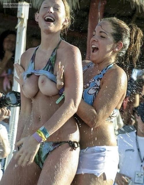 12P Friends Helping Friends Flash
