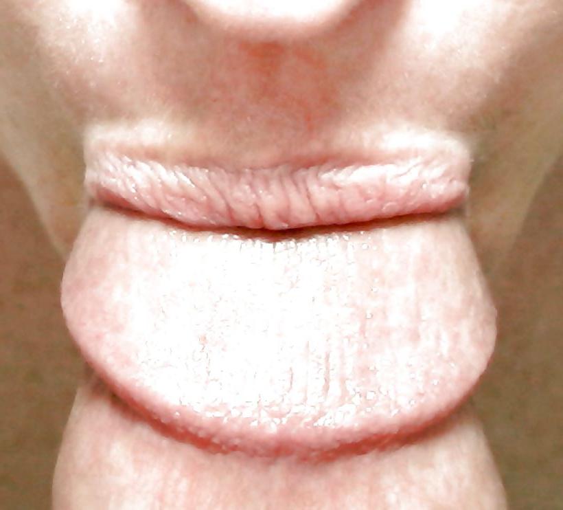 25P Woman pacifier sucking dick