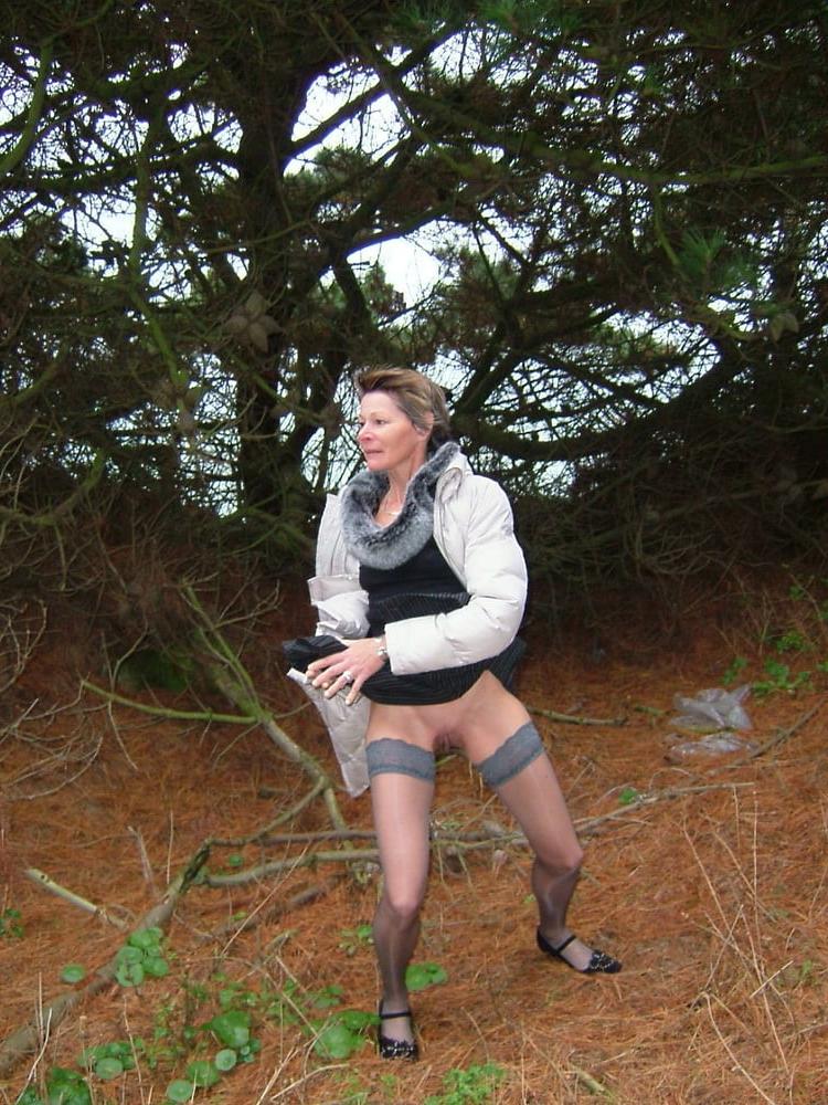 9P Slutty Milf Flashing Outdoor