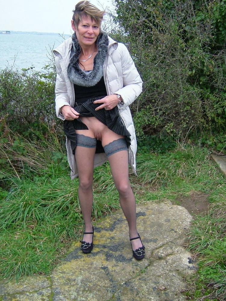 9P Slutty Milf Flashing Outdoor