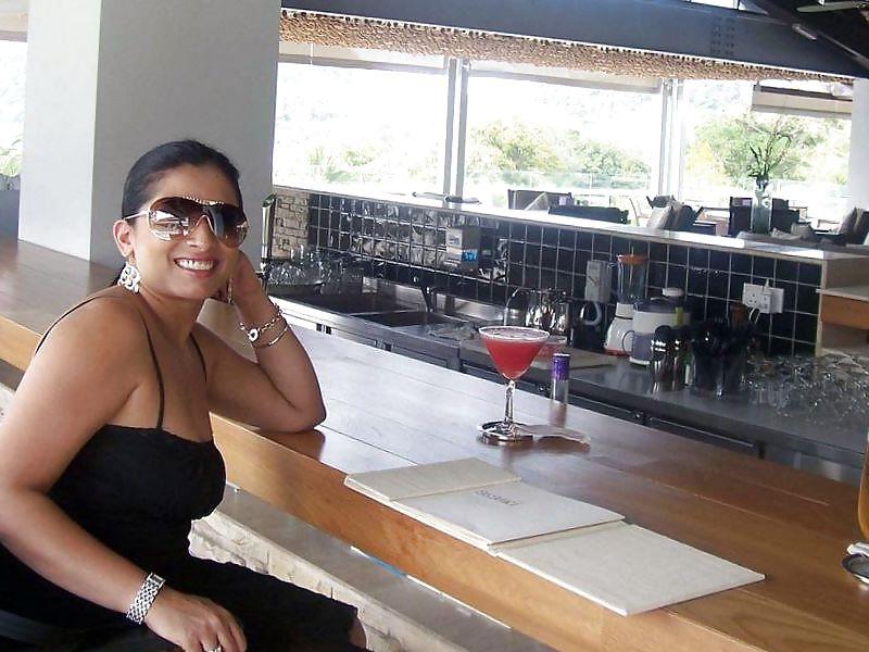 25P NRI MILF aunty (Geeta kapoor's girl)