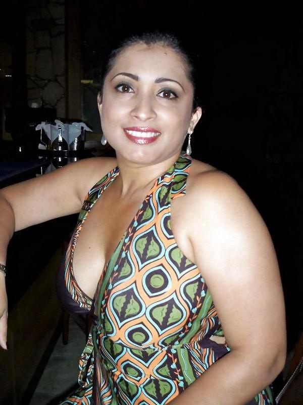 25P NRI MILF aunty (Geeta kapoor's girl)
