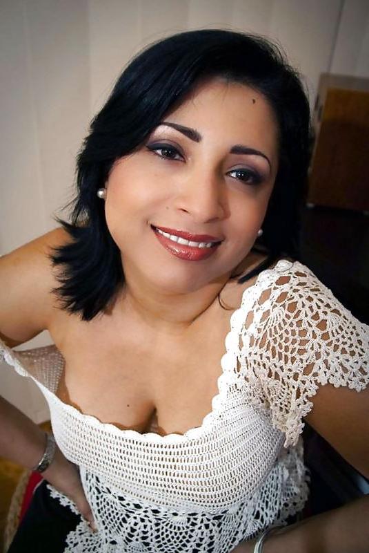 25P NRI MILF aunty (Geeta kapoor's girl)