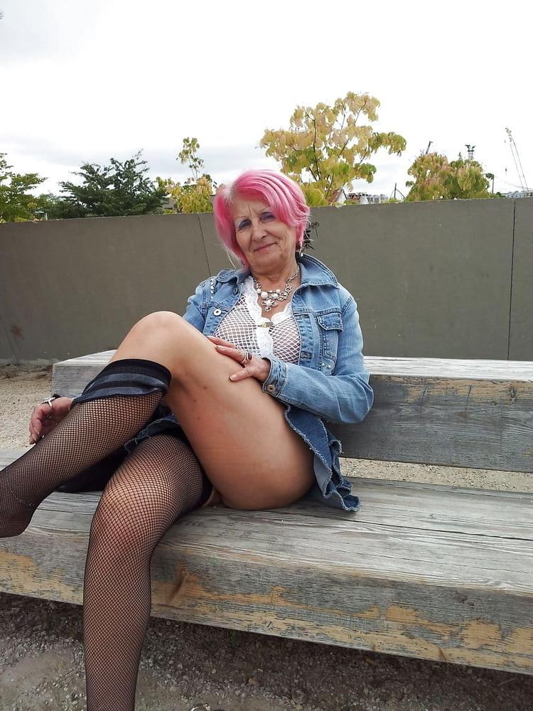25P Matures With Sexy Legs