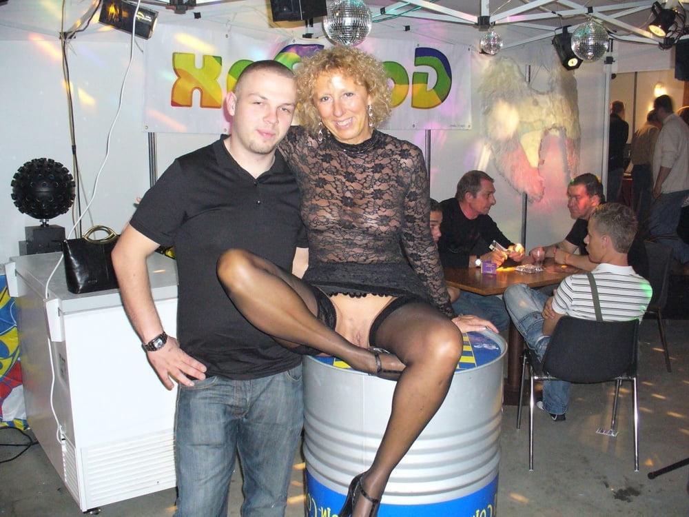 10P Curly Milf Flashing Outdoor