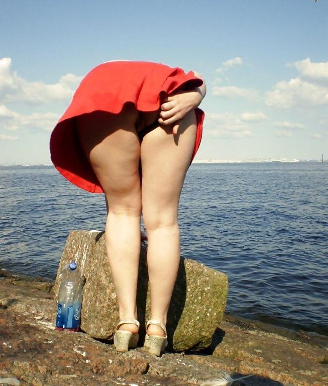 25P Mature Upskirt - 10