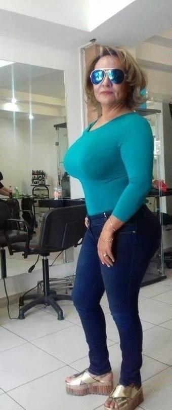 25P Great Tits Ass Legs