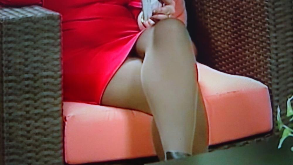25P Hot Tv host With beautyful nylon legs and great tits.