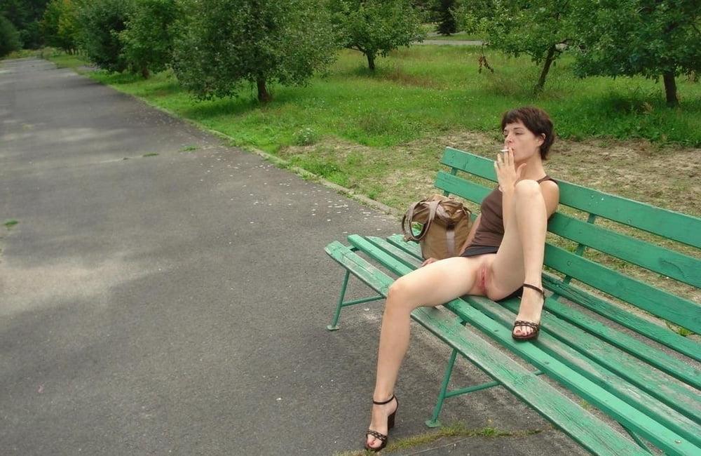 25P Upskirt! Upskirt! Flashing