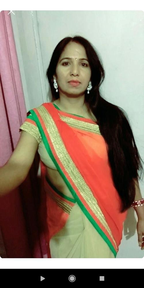 6P Side vali anty ko mutte hue dekha aur hilaya aunty ki chaddi