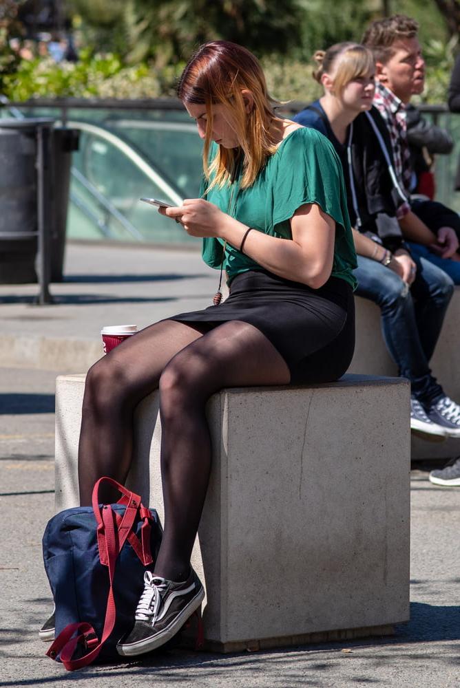 25P Street Pantyhose - UK and Euro Legs Part 1