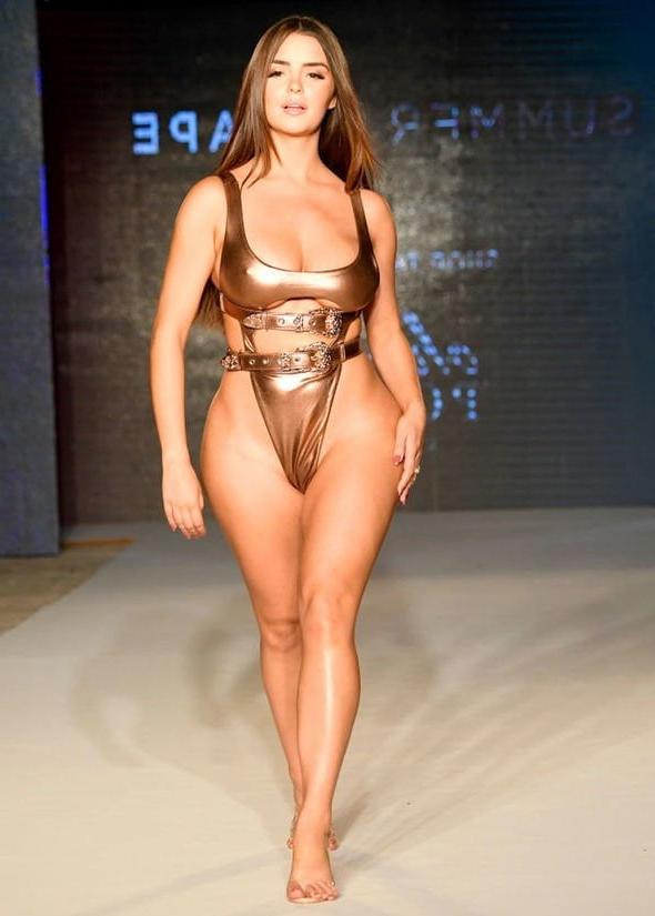 25P Demi Rose, ass on legs