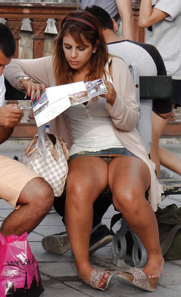 25P Nylons, Legs &amp; Upskirt