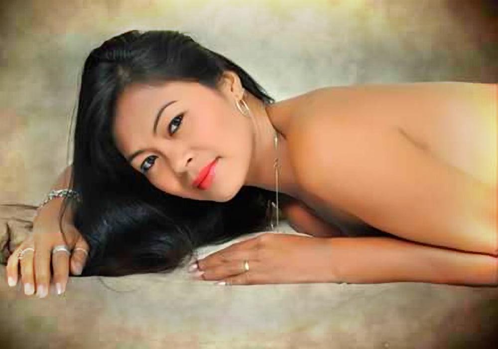 14P Agnes Garcia Hot Filipina Milf!