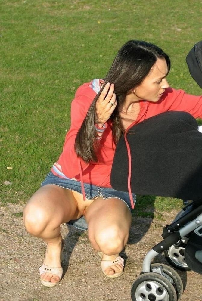 25P Brunette Flashing Outside