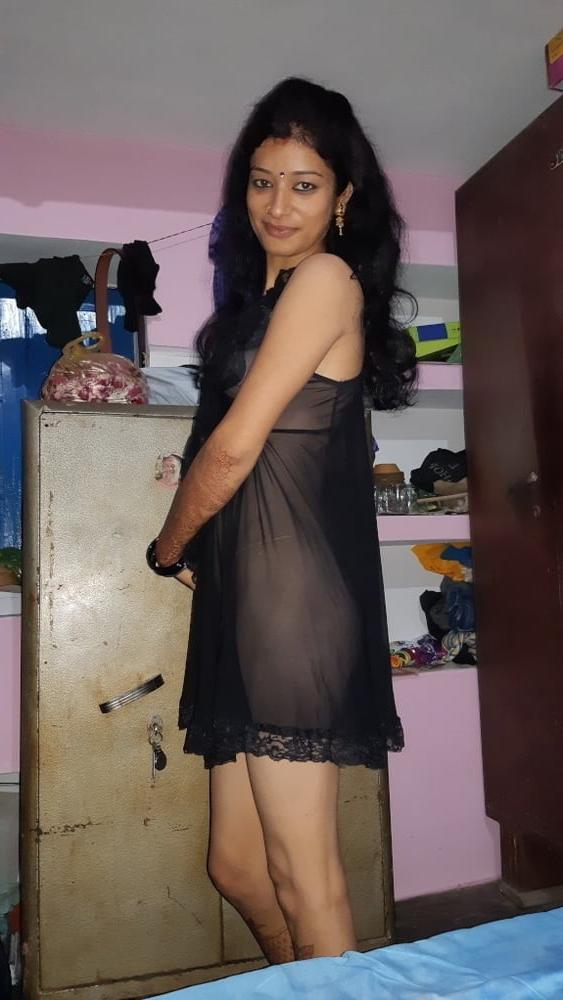 10P South Asian Wife in Nightie