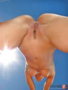 13P Nackt Yoga