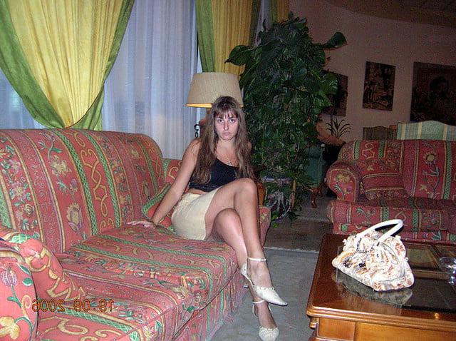 15P Slutty Wives With Crossed Legs