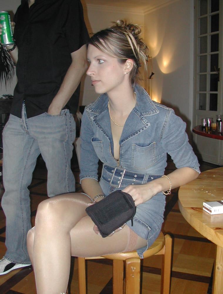 15P Slutty Wives With Crossed Legs