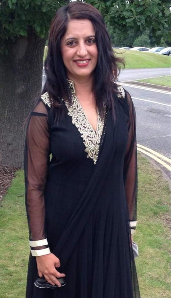 25P Indian MILF Poonam and Friends for Dirty Comments