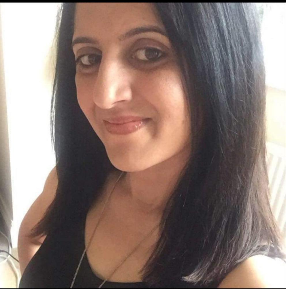 25P Indian MILF Poonam and Friends for Dirty Comments