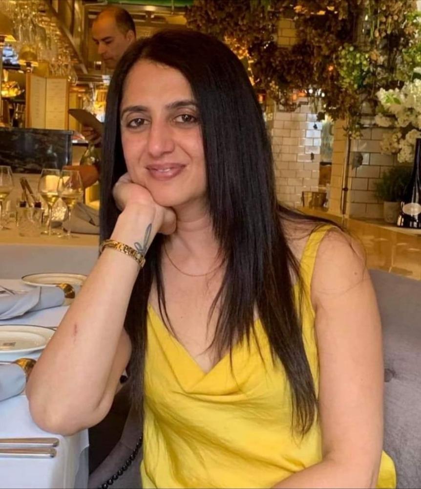 25P Indian MILF Poonam and Friends for Dirty Comments
