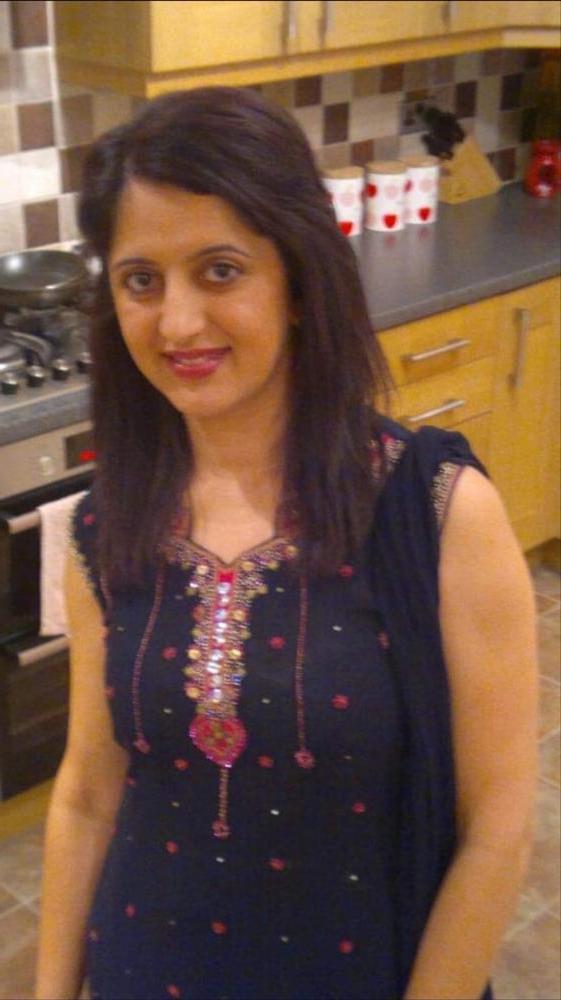 25P Indian MILF Poonam and Friends for Dirty Comments