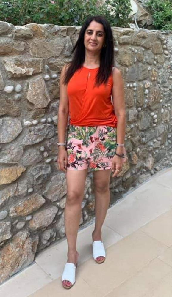 25P Indian MILF Poonam and Friends for Dirty Comments