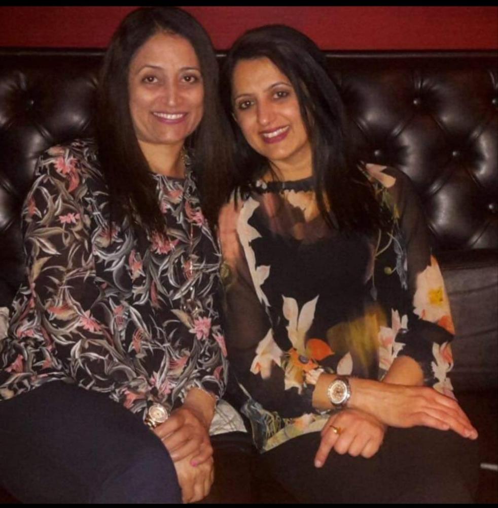 25P Indian MILF Poonam and Friends for Dirty Comments