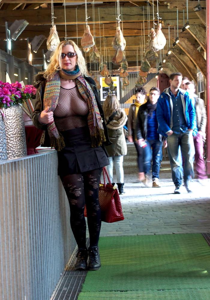 25P Milf Flashing Public Places