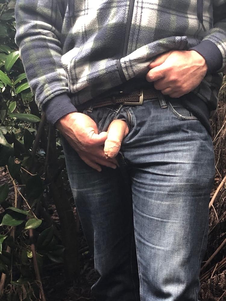 6P Flashing in nature park