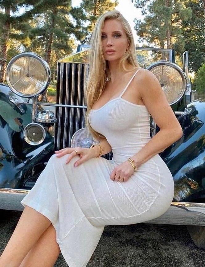 25P Sexy Crossed Legs #26