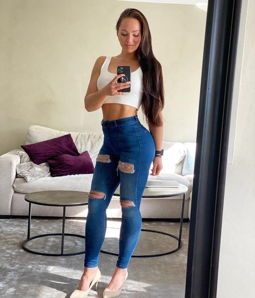 25P Christina Strom Fjaere - sexy norweign fitness model
