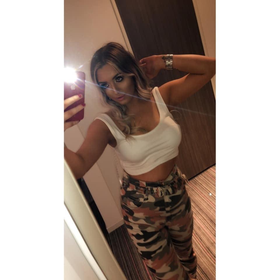 25P sexy stunning scottish babe Kelly