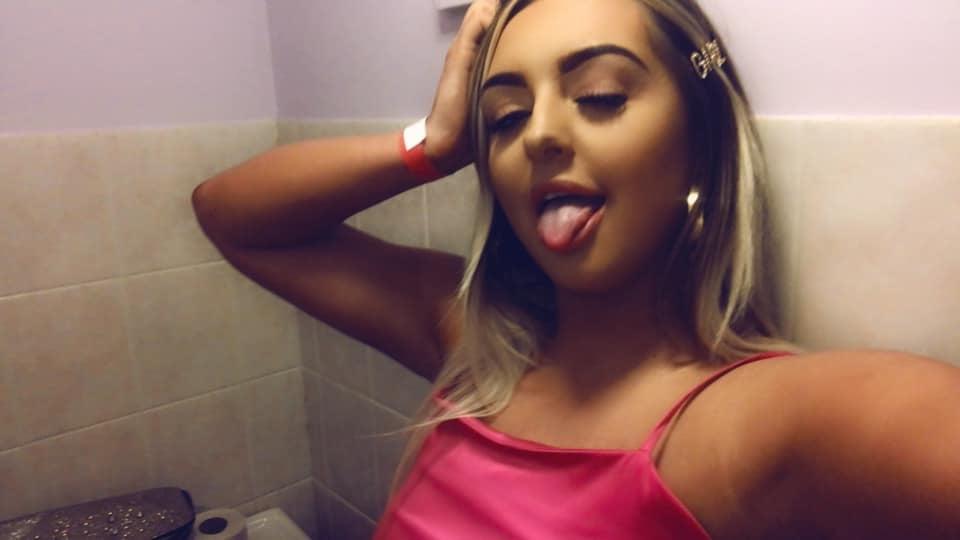 25P sexy stunning scottish babe Kelly