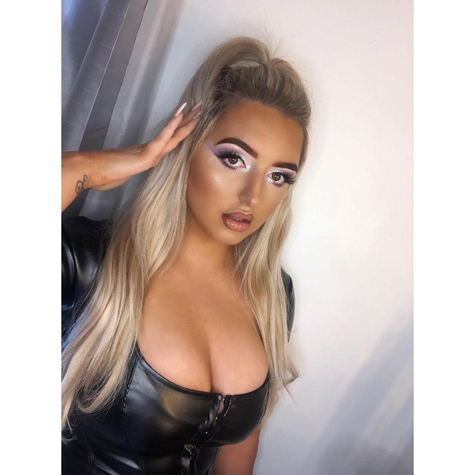 25P sexy stunning scottish babe Kelly