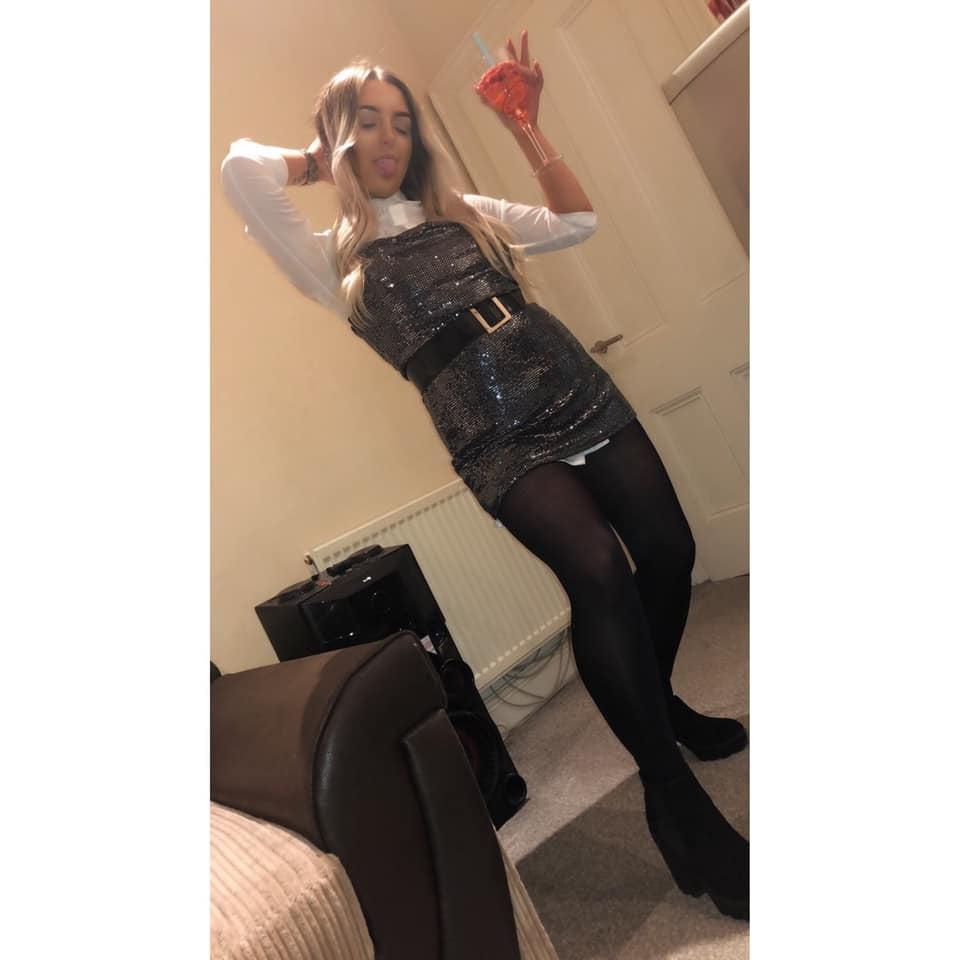 25P sexy stunning scottish babe Kelly