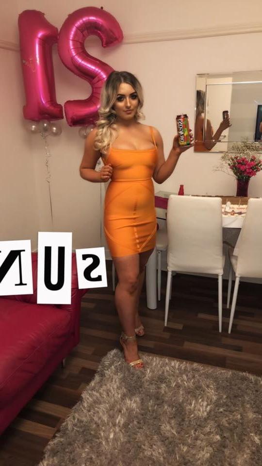 25P sexy stunning scottish babe Kelly