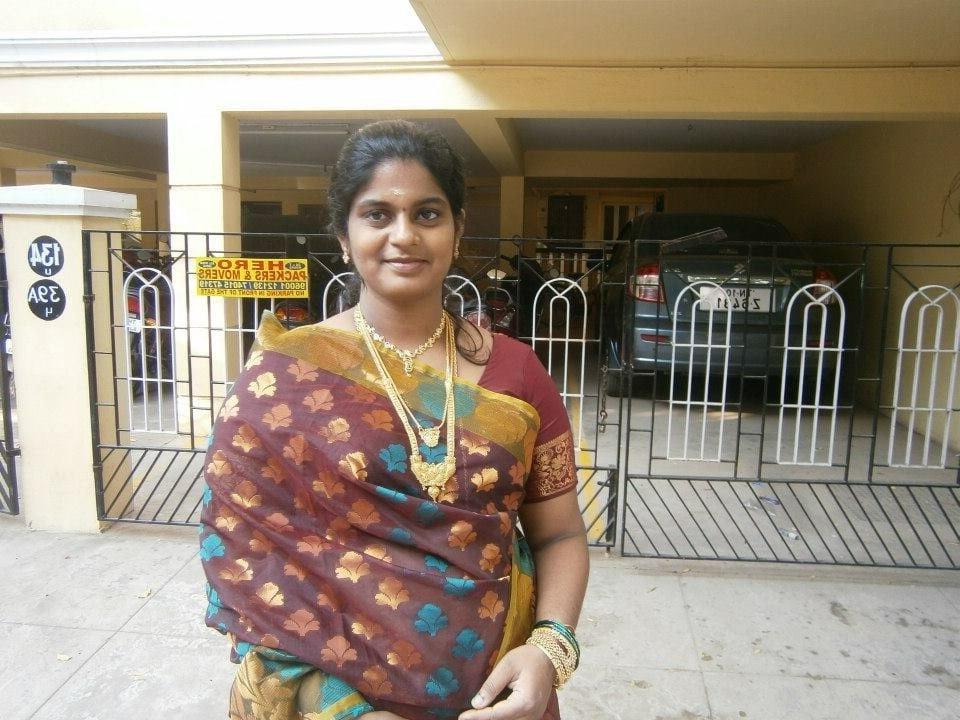 18P Tamil Hot Aunty