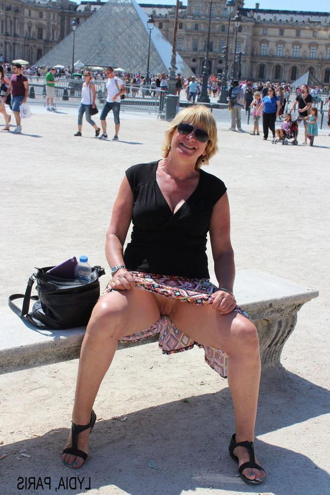 25P Grannies spread legs and show tits