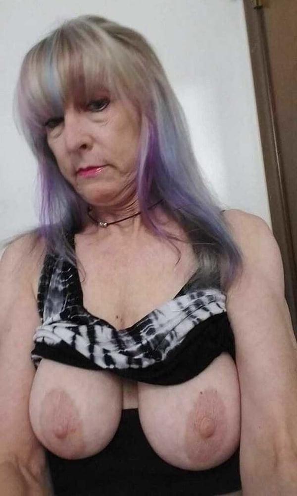 25P Grannies spread legs and show tits