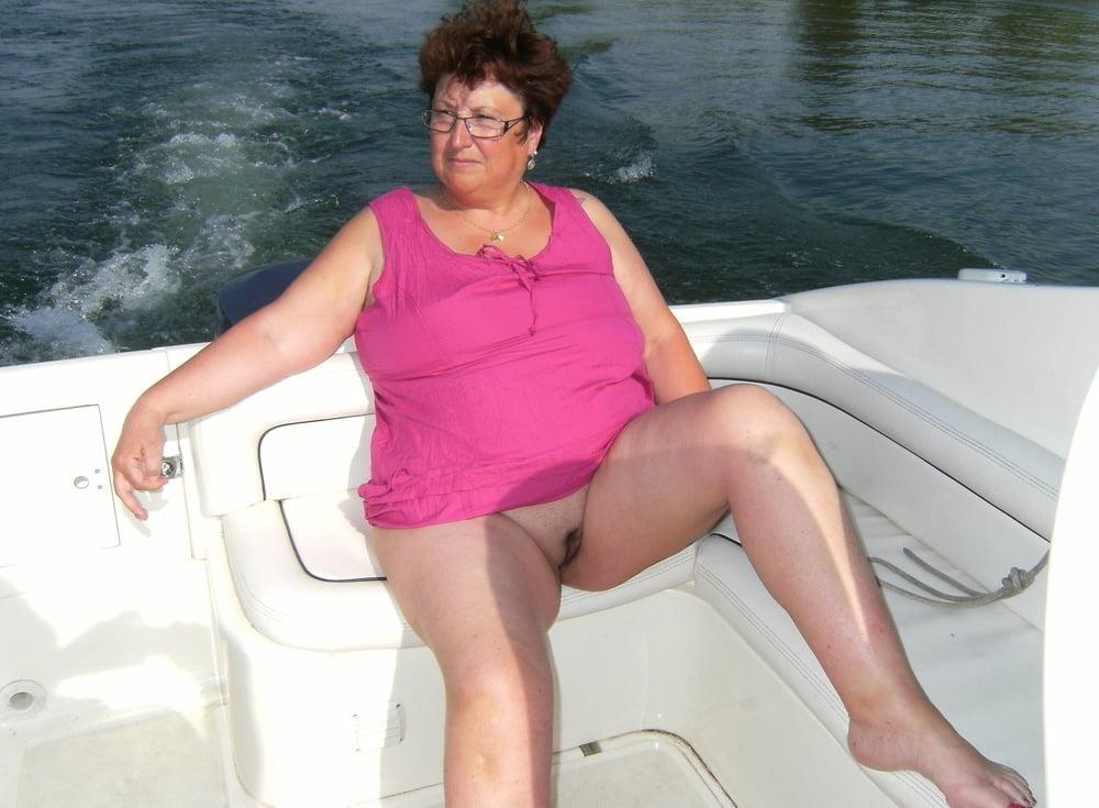 25P Grannies spread legs and show tits